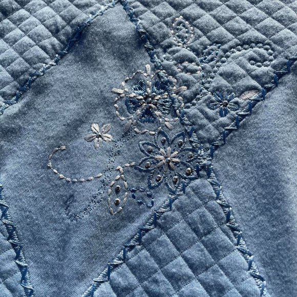 Alfred Dunner baby blue embroidered sweater SOFT AND CUTE! VINTAGE - Picture 3 of 3